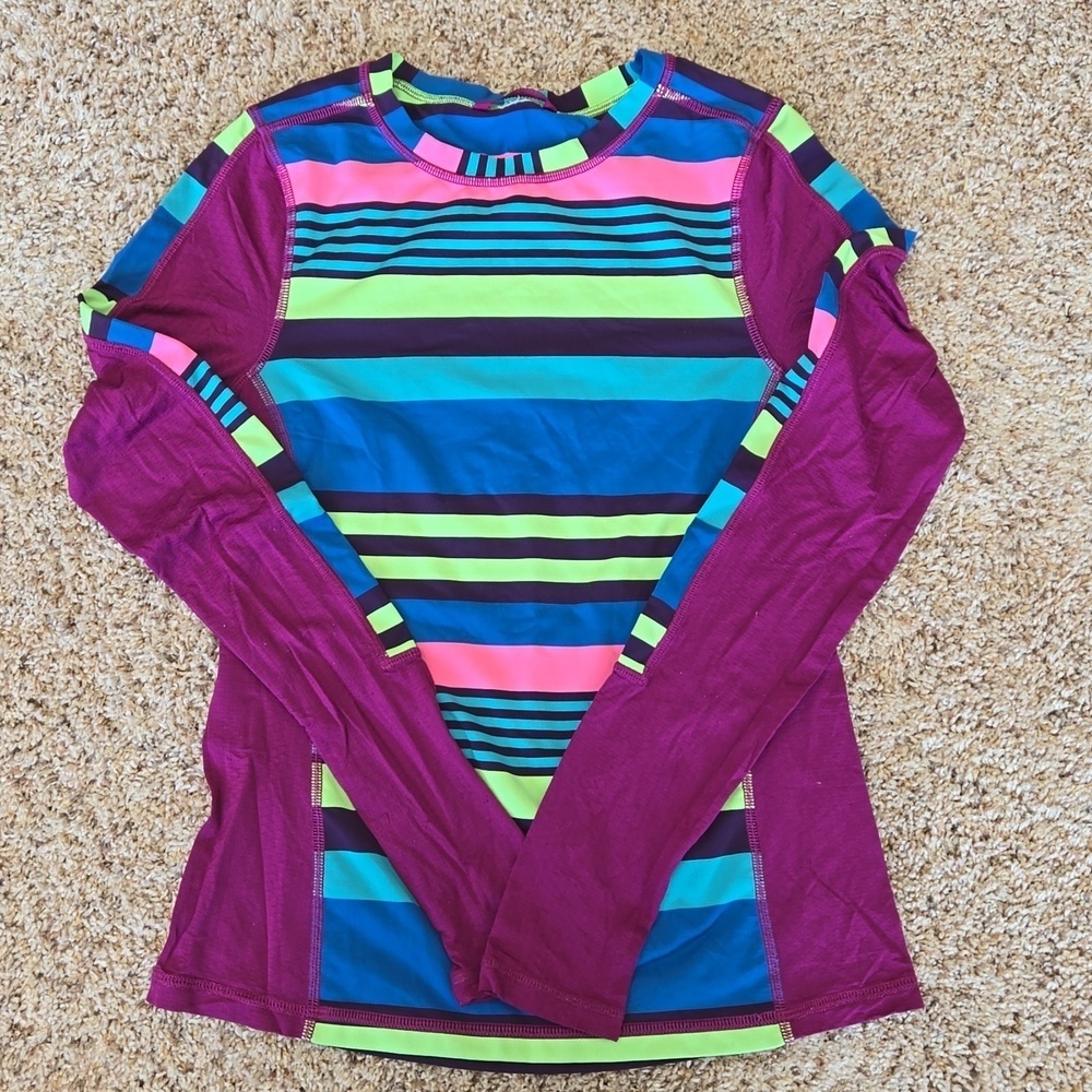 Ivivva long sleeve shirt. Thumb holes, guc!